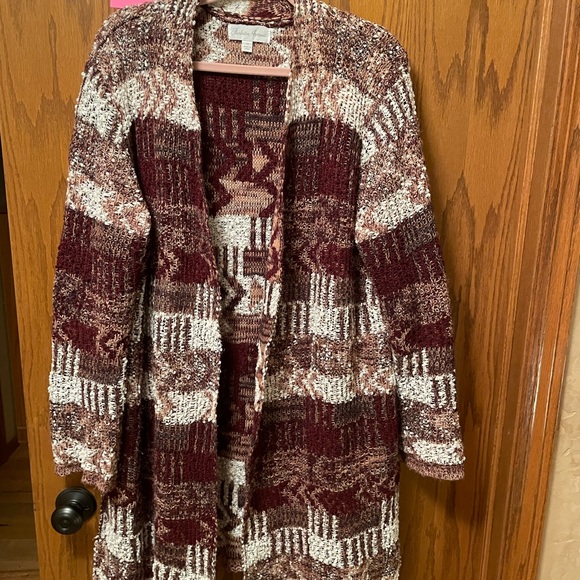Elegant Burgundy and Cream Knit Cardigan - Picture 1 of 4